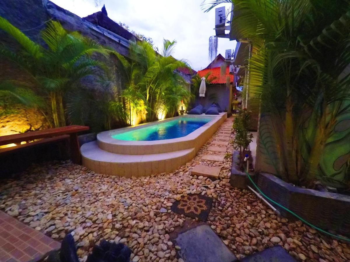 Tropical Garden Inn Batununggul エクステリア 写真