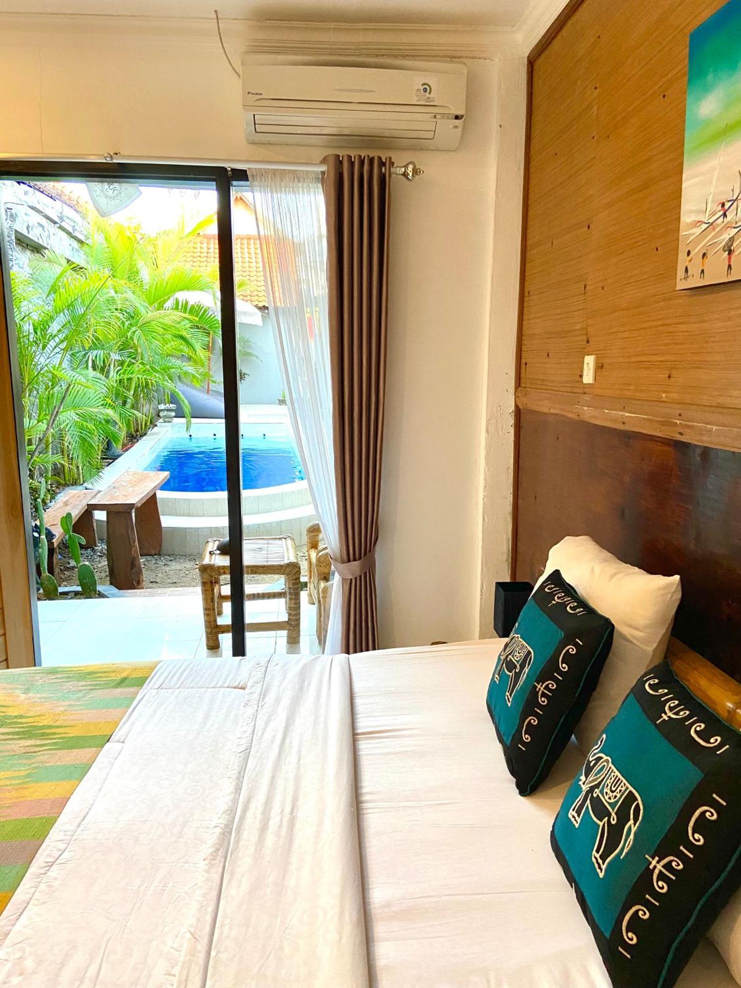 Tropical Garden Inn Batununggul エクステリア 写真