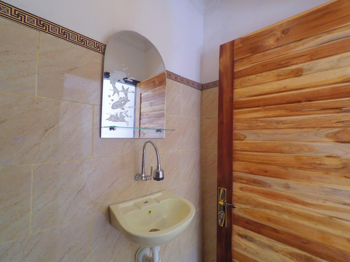 Tropical Garden Inn Batununggul エクステリア 写真