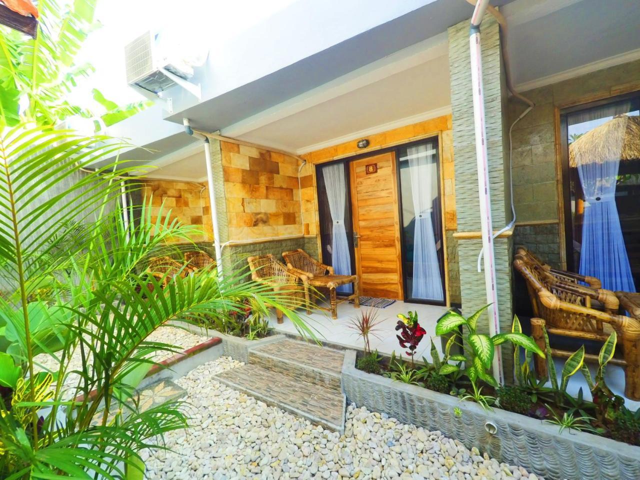Tropical Garden Inn Batununggul エクステリア 写真