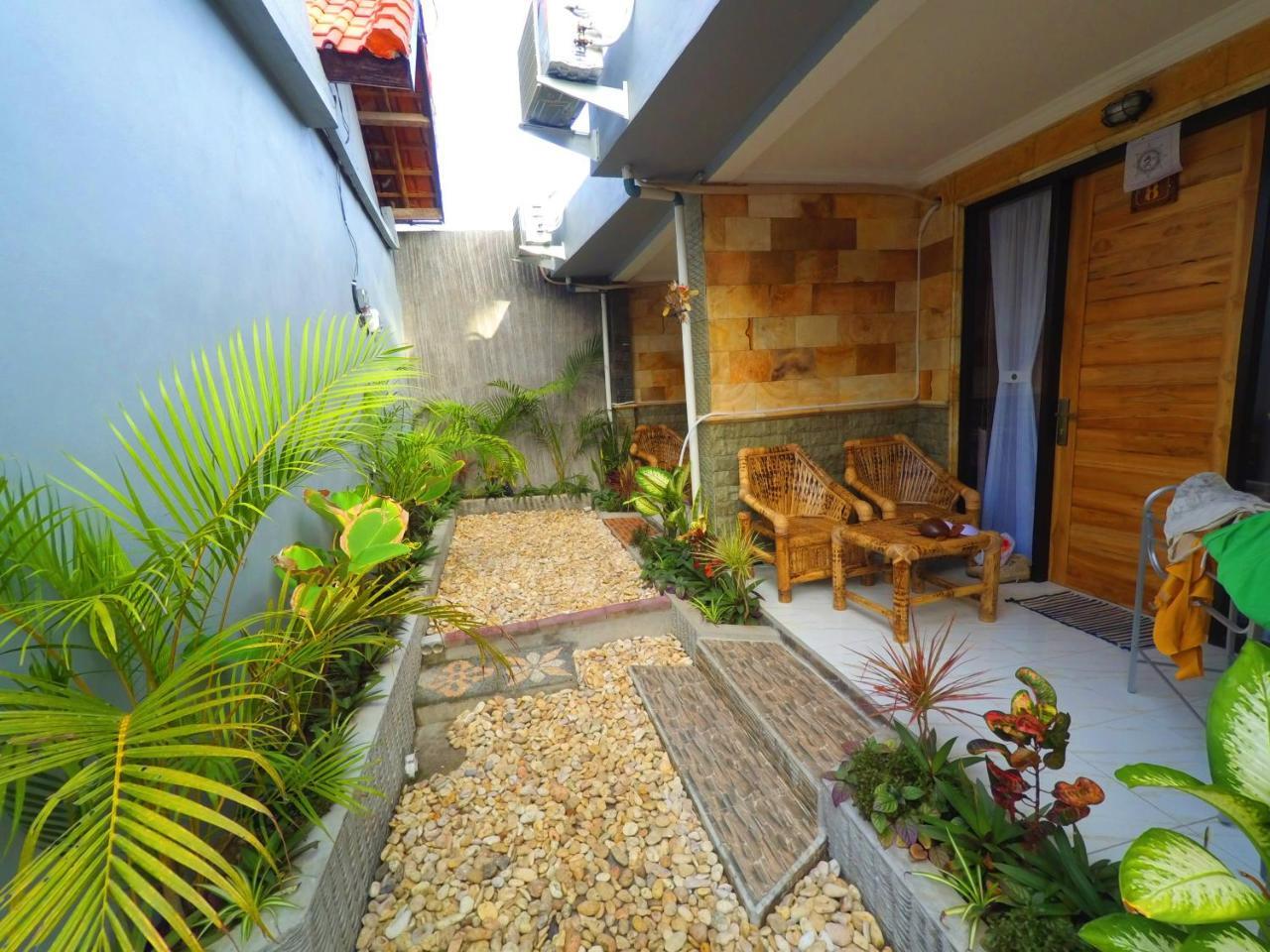 Tropical Garden Inn Batununggul エクステリア 写真