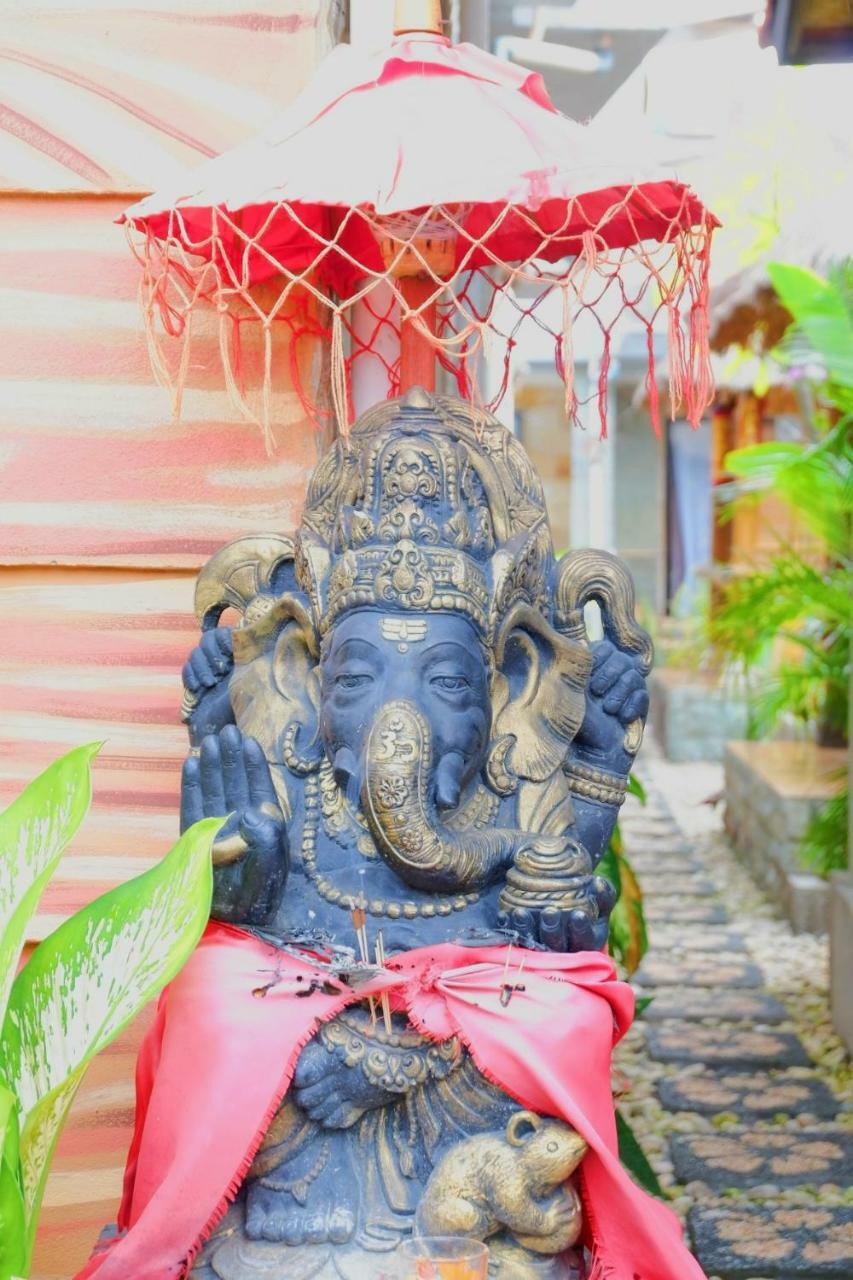Tropical Garden Inn Batununggul エクステリア 写真